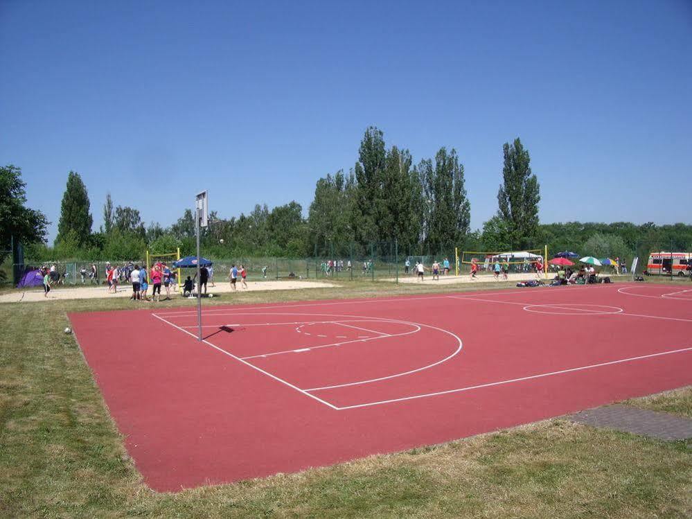 Euroville Jugend- Und Sporthotel Naumburg  Luaran gambar
